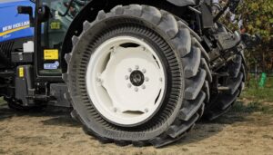 Manutenção de pneus de trator: como a adequada garante longevidade e lucratividade no campo